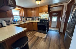 511 E Main St., Parkston, SD 57366