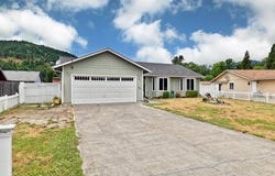 328 Outback Lane, Glendale, OR 97442