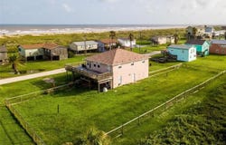 499 Beachfront DR, Bay City, TX 77457