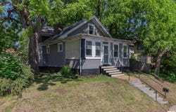 1522 BRIDGE Avenue, Davenport, IA 52803