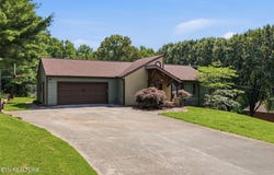 8008 Helen Drive, Powell, TN 37849