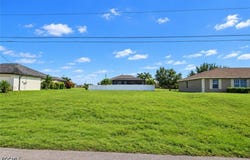 1237 NW 33rd Place, Cape Coral, FL 33993