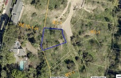3905 N Hopevale Dr, Sherman Oaks, CA 91403