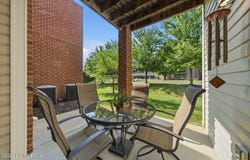 10200 Deer Vista Dr, Louisville, KY 40291