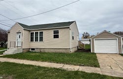 203 1St Avenue W, Swea City, IA 50590