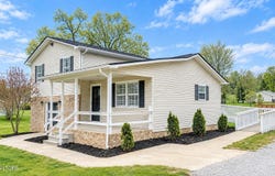 724 W 3rd Ave, Oneida, TN 37841