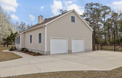 415 Hillcrest Drive, Morehead City, NC 28557