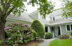 16 Laurel Court, Nashua, NH 03062