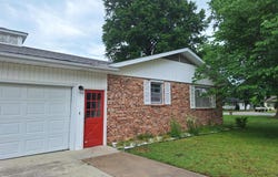 2043 S Grand Avenue, Carthage, MO 64836