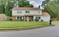 205  Captains Ct, Hampton, VA 23669