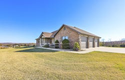 1558 E 432nd Road, Bolivar, MO 65613