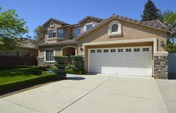 1756 N Holly Avenue, Clovis, CA 93619