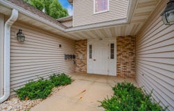492 Cledell Street, Oregon, WI 53575-1719