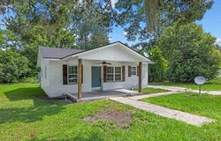 61 E Davis Ave, Lakeland, GA 31635