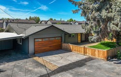 2010 SW Reindeer Avenue, Redmond, OR 97756
