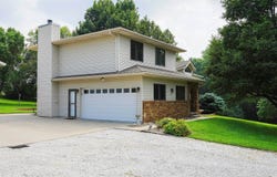 1853 Rolling Hills Loop Loop, Council Bluffs, IA 51503