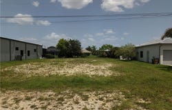 3315 SW 11th Court, Cape Coral, FL 33914