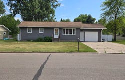 110 18th St NE, Devils Lake, ND 58301