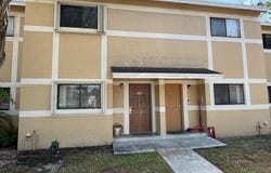9491 N Palm Cir N, Pembroke Pines, FL 33025
