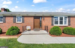 242 LINDEN AVENUE, MERCERSBURG, PA 17236