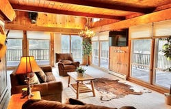 2881 Pleasant View Road, Decorah, IA 52101