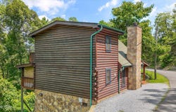 999 Willard Way, Sevierville, TN 37876