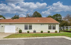 817A Liverpool Circle, Manchester, NJ 08759