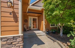 4 Meadowfield Circle, Eagle Point, OR 97524