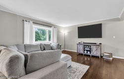9 Warren Drive, Matawan, NJ 07747