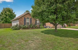 204 E Cypress Street, Clever, MO 65631