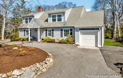 70 Lakeview Avenue, Falmouth, MA 02540