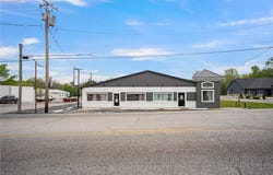 311  W 3rd  ST Unit #B, Grove, OK 74344