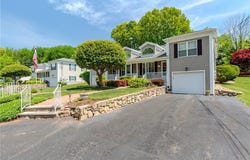 32 Orchard Meadows Drive, Smithfield, RI 02917