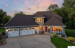 16 Lake Shore Drive, Sherburn, MN 56171