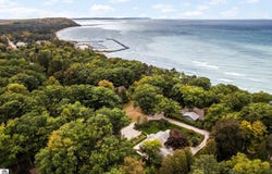 116 W Hill Street, Leland, MI 49654