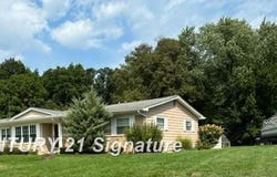 1220 Dye Meadow Lane, Flint, MI 48532