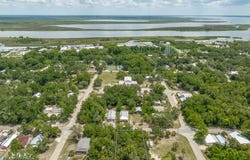 216 8th St, Apalachicola, FL 32320