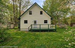 174 Bull Run, Long Pond, PA 18334