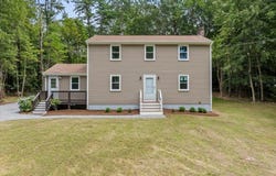 4 Simmons St, Freetown, MA 02702