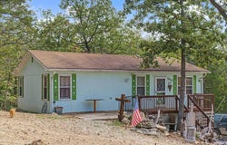 24657 Maple Street, Pittsburg, MO 65724