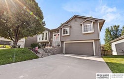 8461 Baker Street, Omaha, NE 68122