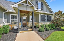 105 Seminole Drive, Lake Kiowa, TX 76240