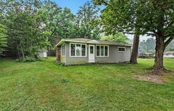 45296 15th Avenue, Bloomingdale, MI 49026