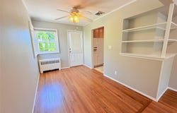 8 E Gate, Plainview, NY 11803