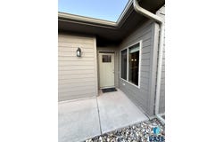 115 E Ivy Rd, Tea, SD 57064-2428