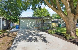 611 S Magnolia Street, Pottsboro, TX 75076