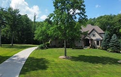 11830 Starbush Court, Chagrin Falls, OH 44023