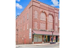 927 Wheeling Avenue, Cambridge, OH 43725