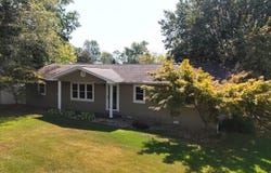 2 Watson Ln, Fairfield, IL 62837