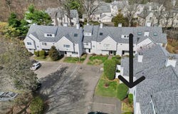 71 Country Place, Shelton, CT 06484